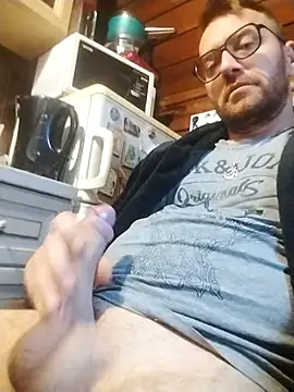 Snapshot of tomee83 chatting on 10-15-25, 05:51 tomee83 online show from 10-15-25, 05:51