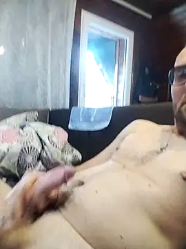 tomee83 online show from 11-18-25, 06:51