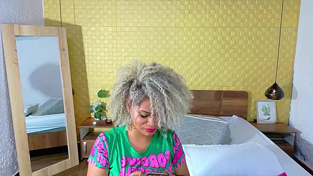 Snapshot of Squirter_pussybomb chatting on 12-03-24, 04:14 Squirter pussybomb online show from 12-03-24, 04:14