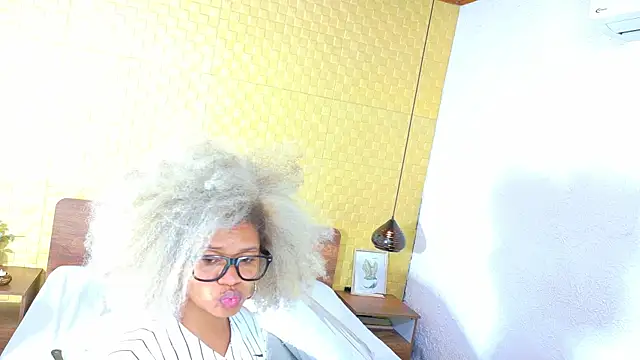 Snapshot of Squirter_pussybomb chatting on 12-11-24, 03:24 Squirter pussybomb online show from 12-11-24, 03:24