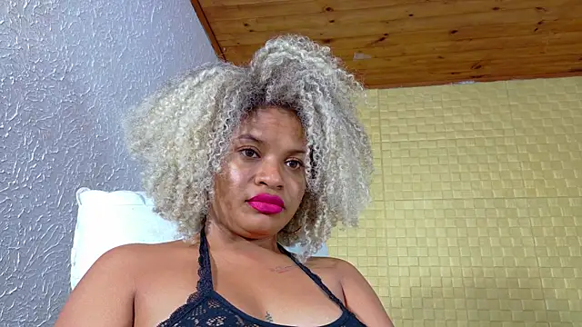 Snapshot of Squirter_pussybomb chatting on 12-13-24, 07:04 Squirter pussybomb online show from 12-13-24, 07:04