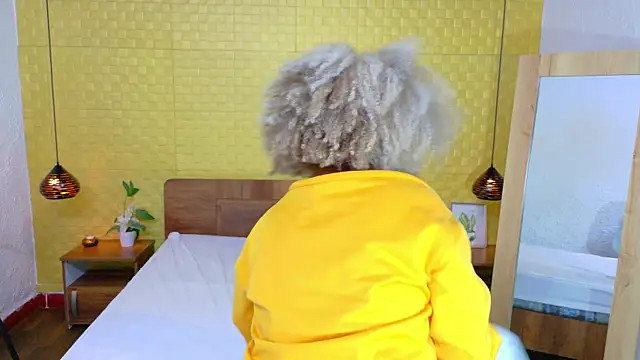 Snapshot of Squirter_pussybomb chatting on 02-18-25, 03:42 Squirter pussybomb online show from 02-18-25, 03:42