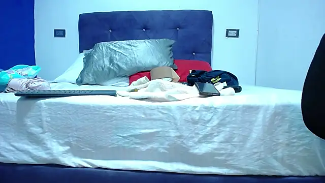 Snapshot of Squirter_pussybomb chatting on 03-07-25, 04:24 Squirter pussybomb online show from 03-07-25, 04:24