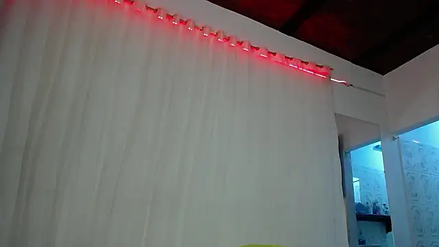 Snapshot of ZoeKuipers13 chatting on 12-01-24, 09:15 ZoeKuipers13 online show from 12-01-24, 09:15