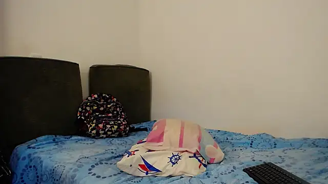 Snapshot of ZoeKuipers13 chatting on 03-11-25, 09:15 ZoeKuipers13 online show from 03-11-25, 09:15