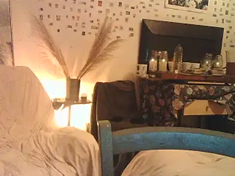 Snapshot of DaddyQuimHot chatting on 02-01-25, 11:16 DaddyQuimHot online show from 02-01-25, 11:16