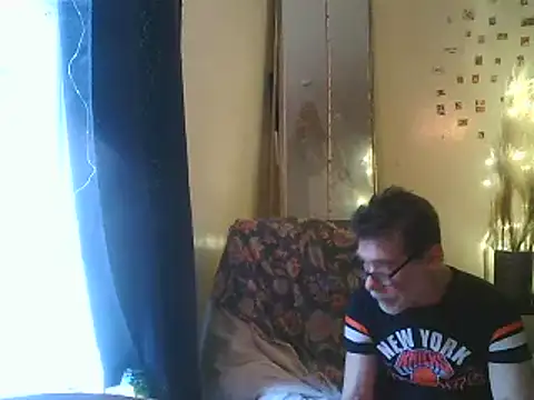 Snapshot of DaddyQuimHot chatting on 02-11-25, 02:02 DaddyQuimHot online show from 02-11-25, 02:02