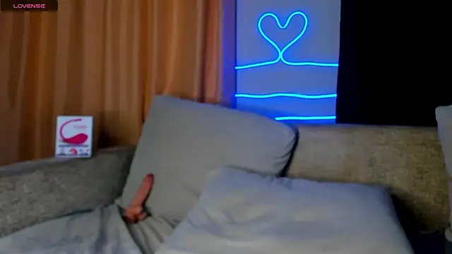 Snapshot of Leila_purr18 chatting on 03-12-25, 12:57 Leila purr18 online show from 03-12-25, 12:57