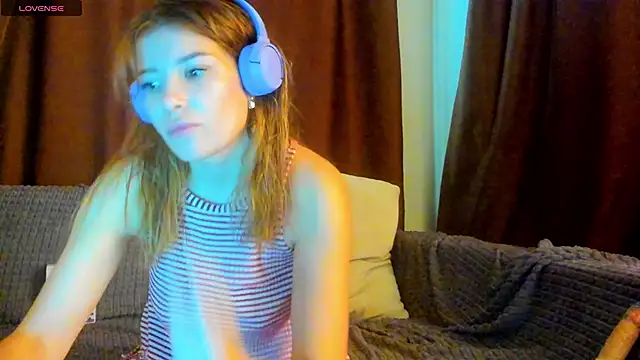 Snapshot of Leila_purr18 chatting on 10-02-25, 10:55 Leila purr18 online show from 10-02-25, 10:55