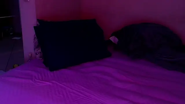 Snapshot of baphomet_from_ice chatting on 10-08-25, 10:24 baphomet from ice online show from 10-08-25, 10:24