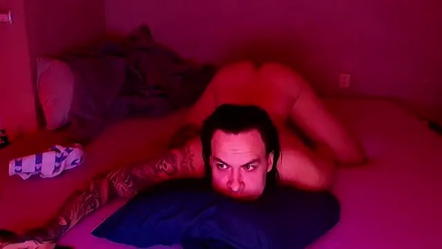 Snapshot of baphomet_from_ice chatting on 11-16-25, 01:00 baphomet from ice online show from 11-16-25, 01:00