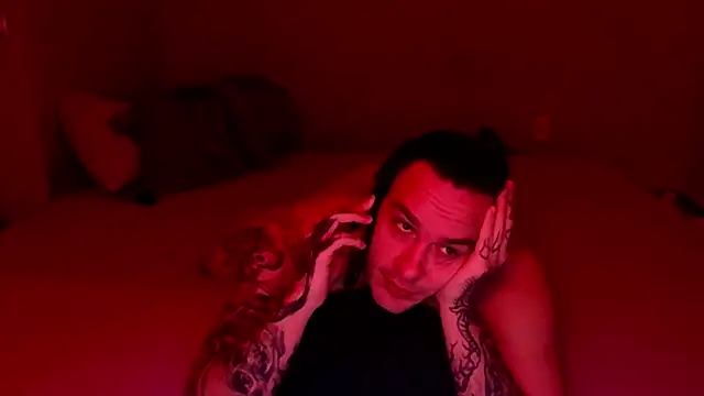 Snapshot of baphomet_from_ice chatting on 11-16-25, 01:06 baphomet from ice online show from 11-16-25, 01:06