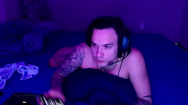 Snapshot of baphomet_from_ice chatting on 11-27-25, 11:56 baphomet from ice online show from 11-27-25, 11:56