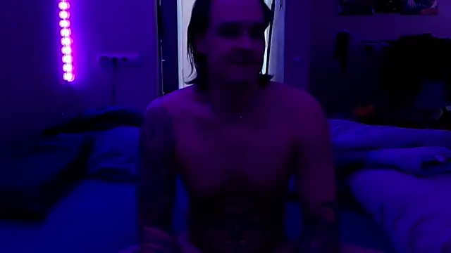 Snapshot of baphomet_from_ice chatting on 03-15-26, 07:47 baphomet from ice online show from 03-15-26, 07:47