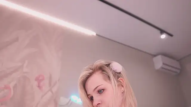 NinaMint online show from 09-30-25, 05:51