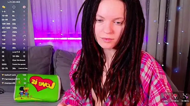 Snapshot of CoreyJane chatting on 03-18-25, 07:30 CoreyJane online show from 03-18-25, 07:30