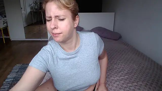 Snapshot of MariaValentine chatting on 11-23-25, 06:57 MariaValentine online show from 11-23-25, 06:57