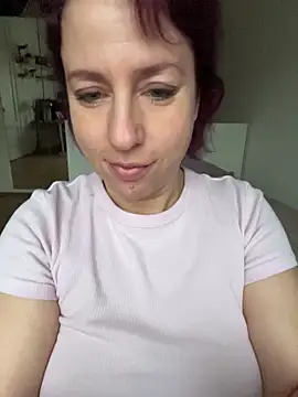 Snapshot of MariaValentine chatting on 12-01-25, 06:29 MariaValentine online show from 12-01-25, 06:29