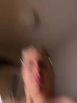 Snapshot of MariaValentine chatting on 12-18-25, 08:59 MariaValentine online show from 12-18-25, 08:59