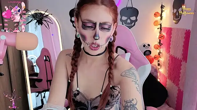 Snapshot of violet_ch chatting on 10-20-25, 06:52 violet ch online show from 10-20-25, 06:52