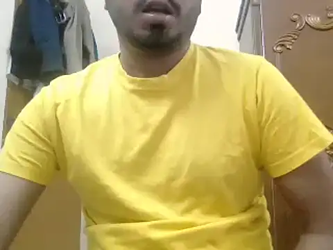 Snapshot of desiboyasif chatting on 09-27-25, 04:45 desiboyasif online show from 09-27-25, 04:45