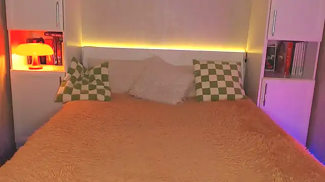 Leaaaaaaaaa online show from 02-03-25, 05:35