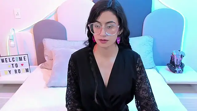 SophieGomez22 online show from 03-03-25, 05:29