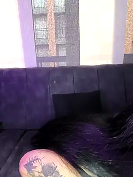 Snapshot of Mazikeen-- chatting on 01-10-26, 10:25 Mazikeen-- online show from 01-10-26, 10:25