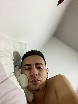 DanielGomez9 online show from 12-11-24, 04:39