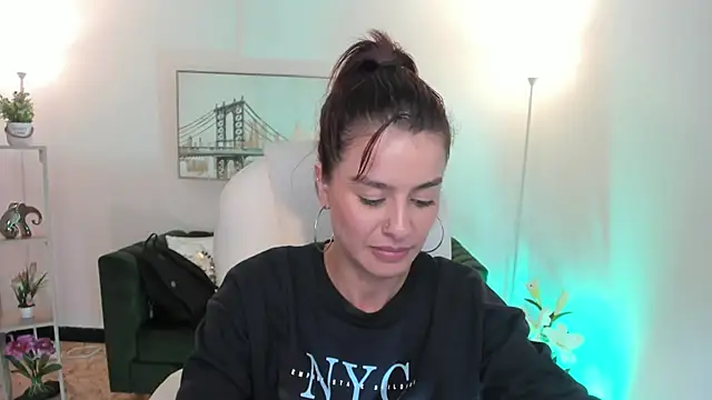 Snapshot of Ludovika_mattson chatting on 12-14-24, 01:06 Ludovika mattson online show from 12-14-24, 01:06