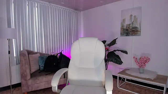 Snapshot of Ludovika_mattson chatting on 12-28-24, 05:25 Ludovika mattson online show from 12-28-24, 05:25