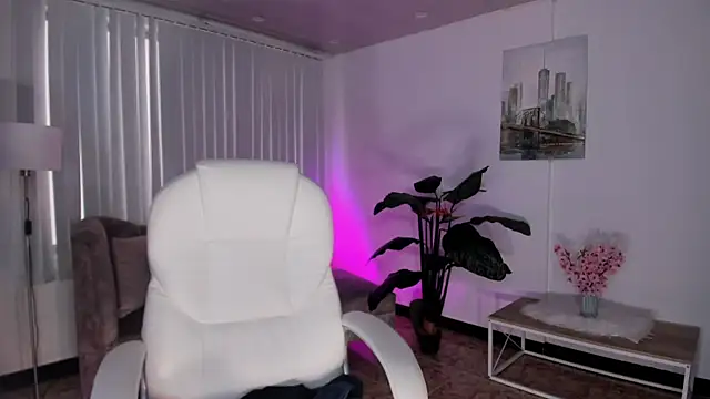 Snapshot of Ludovika_mattson chatting on 12-28-24, 08:25 Ludovika mattson online show from 12-28-24, 08:25