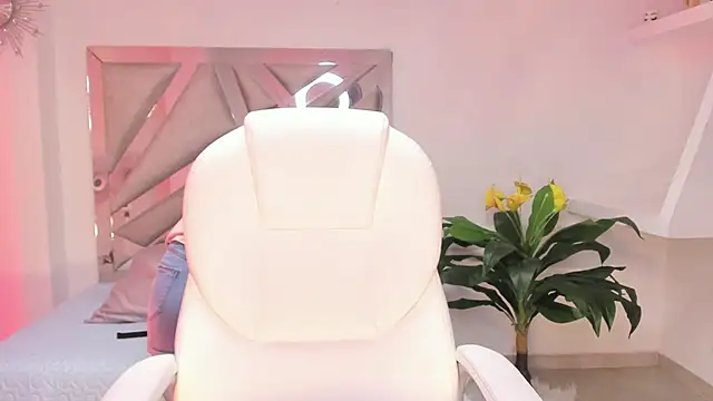 Snapshot of Ludovika_mattson chatting on 01-29-25, 05:02 Ludovika mattson online show from 01-29-25, 05:02