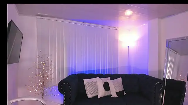 Snapshot of Ludovika_mattson chatting on 02-10-25, 08:10 Ludovika mattson online show from 02-10-25, 08:10