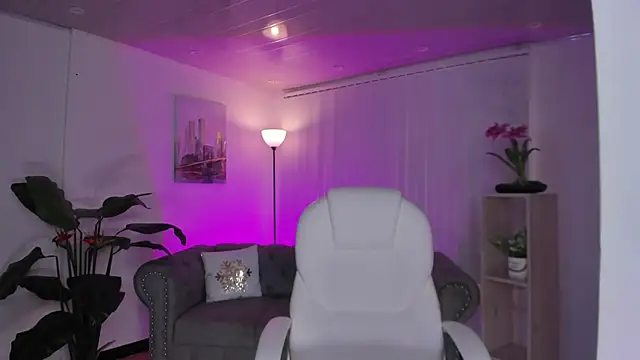 Snapshot of Ludovika_mattson chatting on 02-12-25, 08:18 Ludovika mattson online show from 02-12-25, 08:18