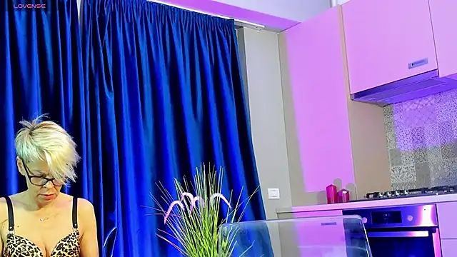 RosaCatalleya online show from 10-06-25, 04:32