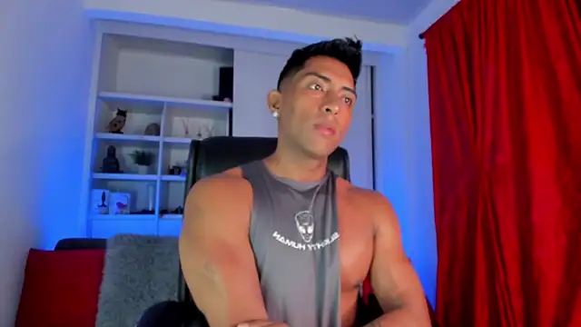 Snapshot of Couple_muscle1 chatting on 12-02-24, 01:24 Couple muscle1 online show from 12-02-24, 01:24