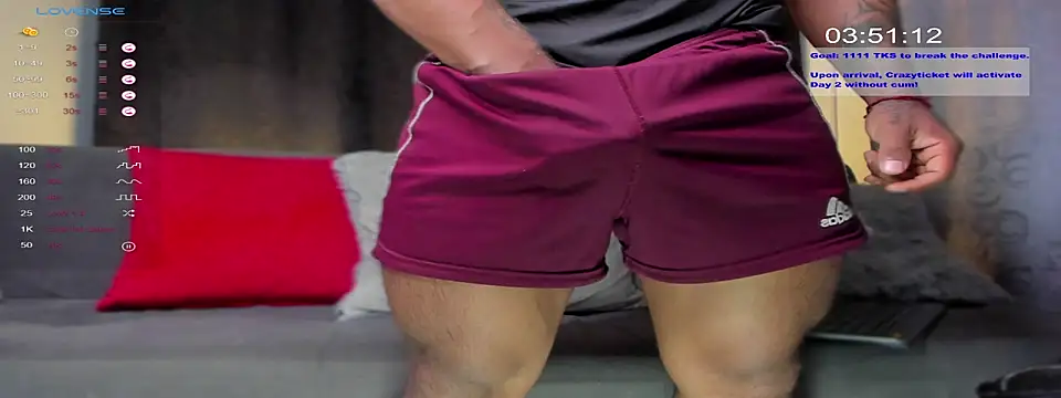 Snapshot of Couple_muscle1 chatting on 02-04-25, 02:43 Couple muscle1 online show from 02-04-25, 02:43