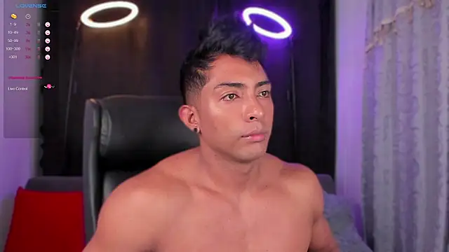 Snapshot of Couple_muscle1 chatting on 02-11-25, 03:18 Couple muscle1 online show from 02-11-25, 03:18