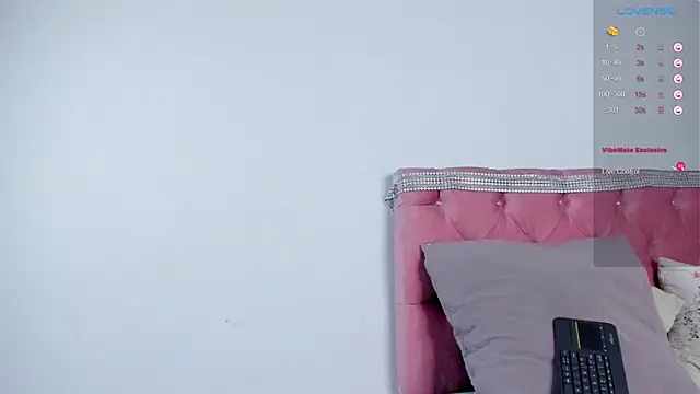 Snapshot of Couple_muscle1 chatting on 03-11-25, 04:07 Couple muscle1 online show from 03-11-25, 04:07