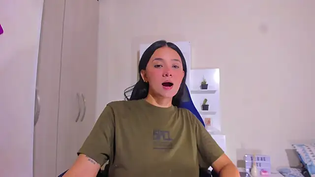 Snapshot of anny_vittar chatting on 02-05-25, 10:22 anny vittar online show from 02-05-25, 10:22