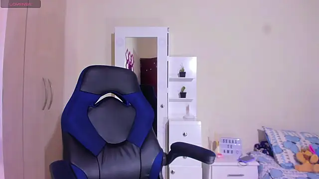 Snapshot of anny_vittar chatting on 02-17-25, 11:20 anny vittar online show from 02-17-25, 11:20