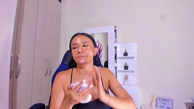 Snapshot of anny_vittar chatting on 03-06-25, 10:26 anny vittar online show from 03-06-25, 10:26