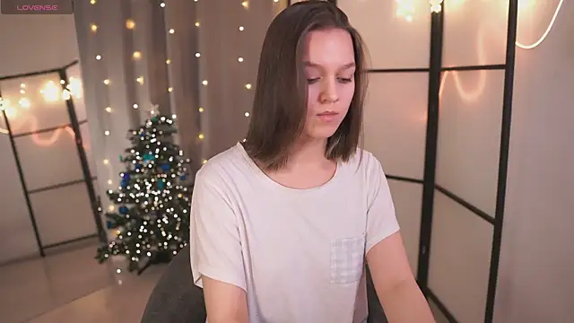 Addelin Moon online show from 12-18-24, 07:19