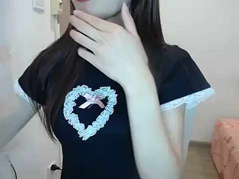 Snapshot of LiDonnaa chatting on 12-18-24, 11:56 LiDonnaa online show from 12-18-24, 11:56