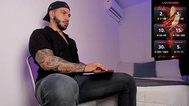 Snapshot of Matt_Ferrer chatting on 02-08-25, 08:53 Matt Ferrer online show from 02-08-25, 08:53