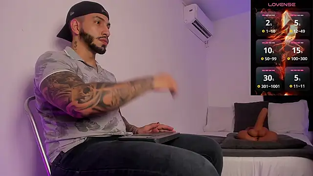 Snapshot of Matt_Ferrer chatting on 02-20-25, 08:03 Matt Ferrer online show from 02-20-25, 08:03