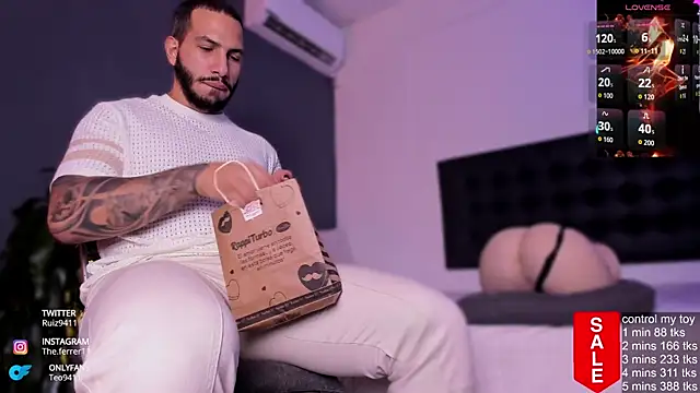 Snapshot of Matt_Ferrer chatting on 10-06-25, 08:28 Matt Ferrer online show from 10-06-25, 08:28