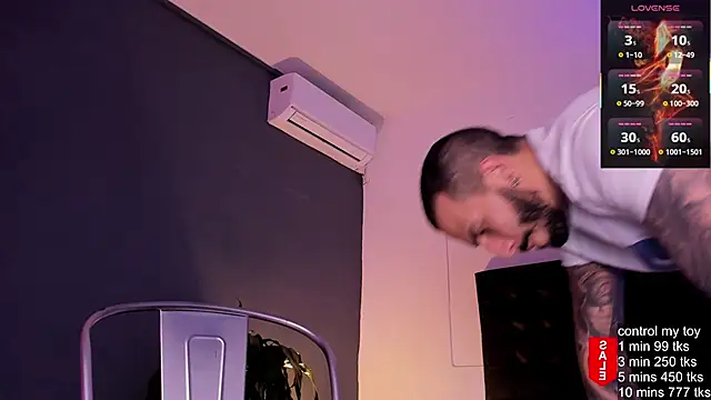 Snapshot of Matt_Ferrer chatting on 11-08-25, 08:07 Matt Ferrer online show from 11-08-25, 08:07