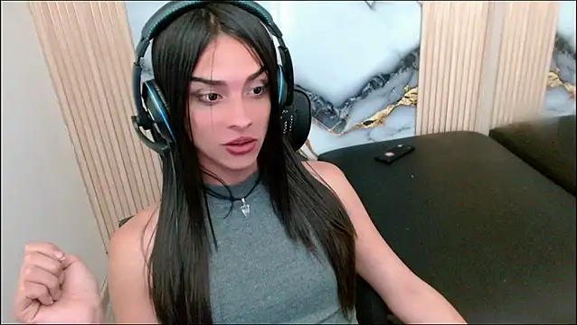 Snapshot of Dollbehavior_ chatting on 09-14-25, 03:16 Dollbehavior online show from 09-14-25, 03:16